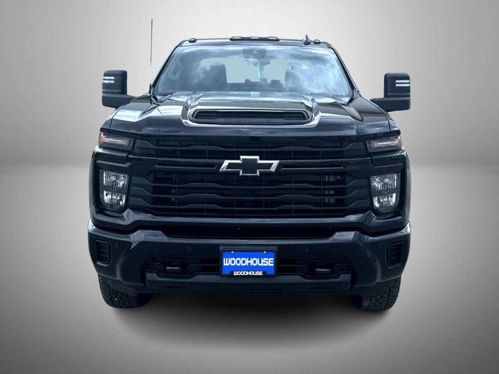 2025 Chevrolet Silverado 2500HD Custom photo 2