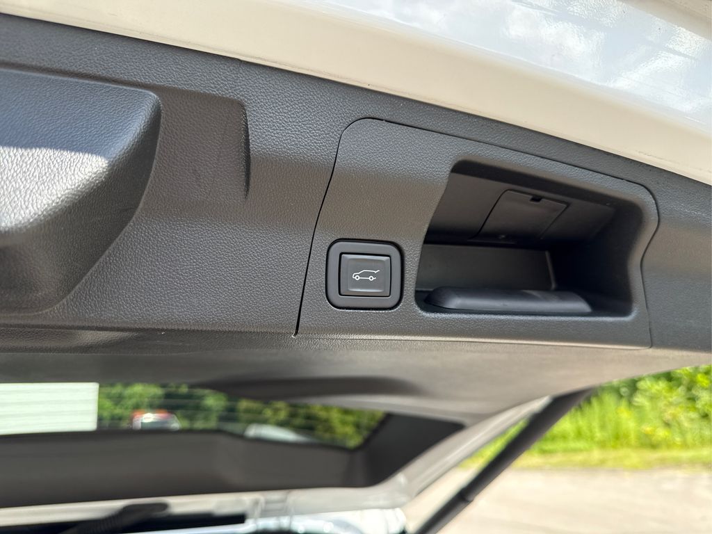 2023 Gmc Acadia SLE photo 14