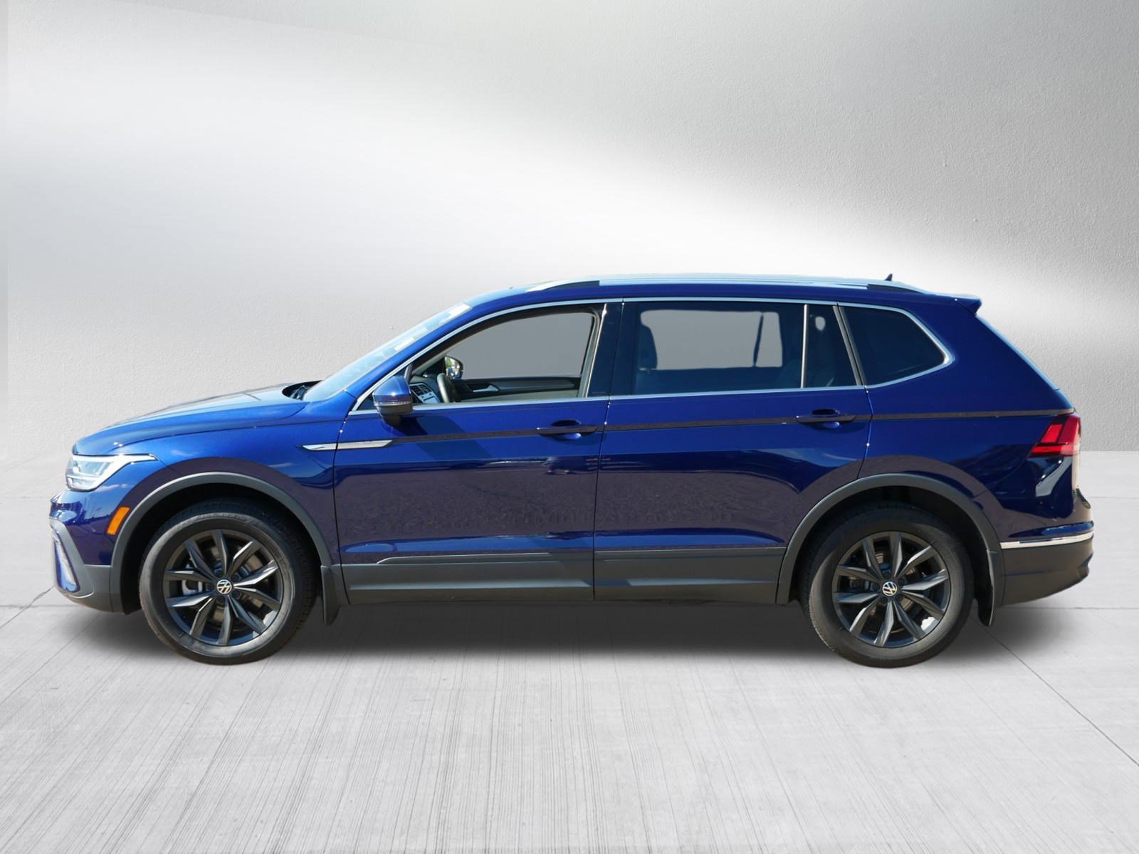 2024 Volkswagen Tiguan SE Wolfsburg Edition photo 3