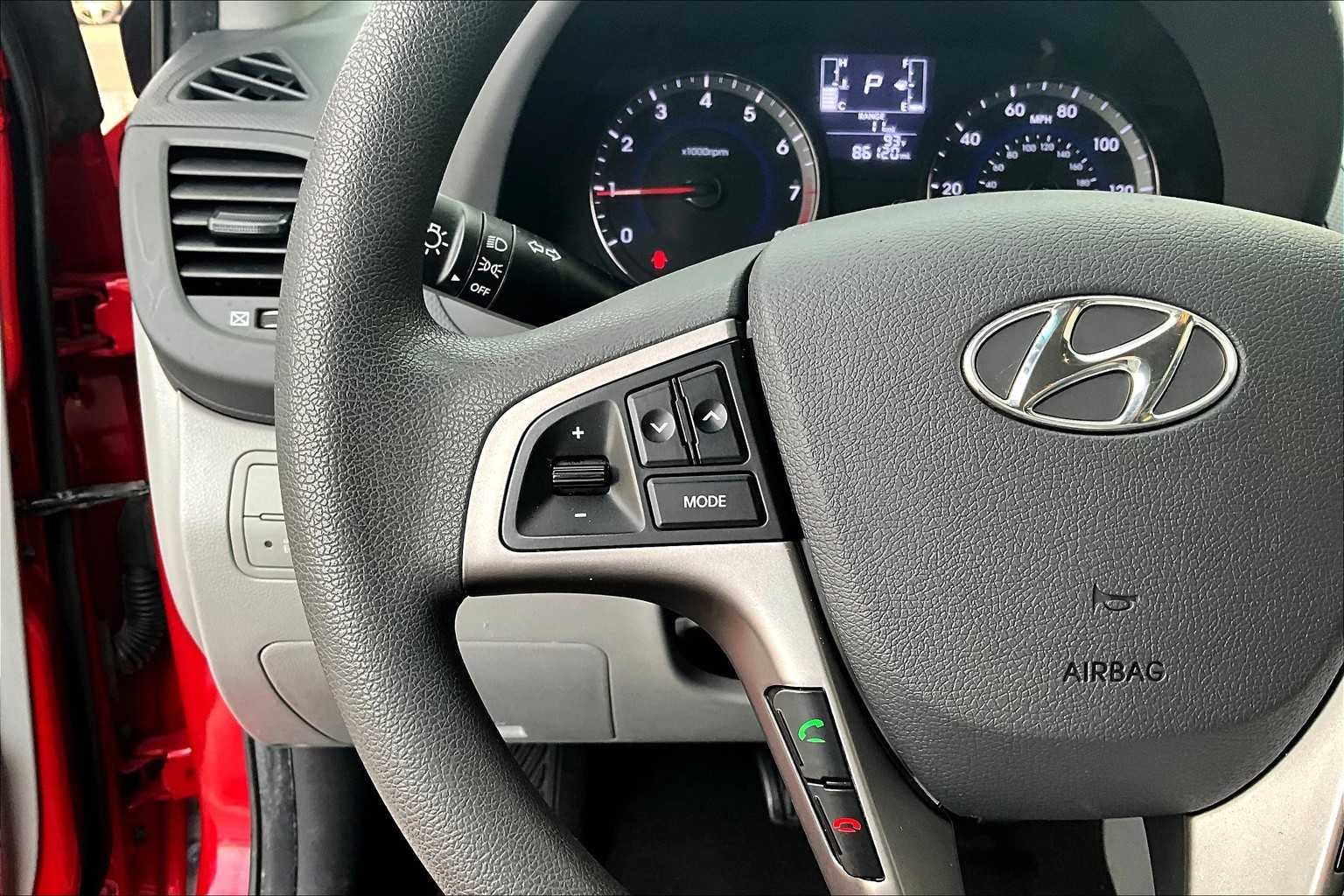 2016 Hyundai Accent SE photo 22