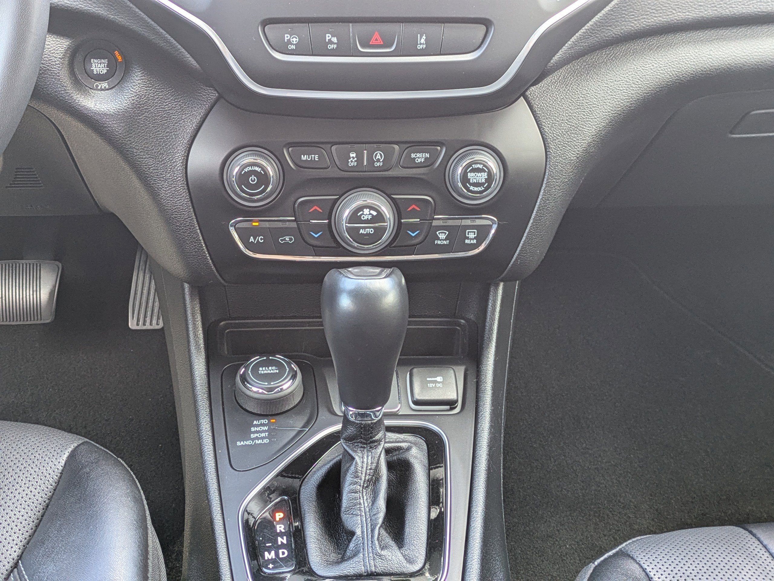 2023 Jeep Cherokee Altitude Lux photo 18