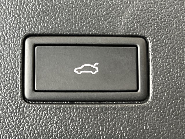 2026 Volkswagen Atlas Cross Sport SE Technology photo 3