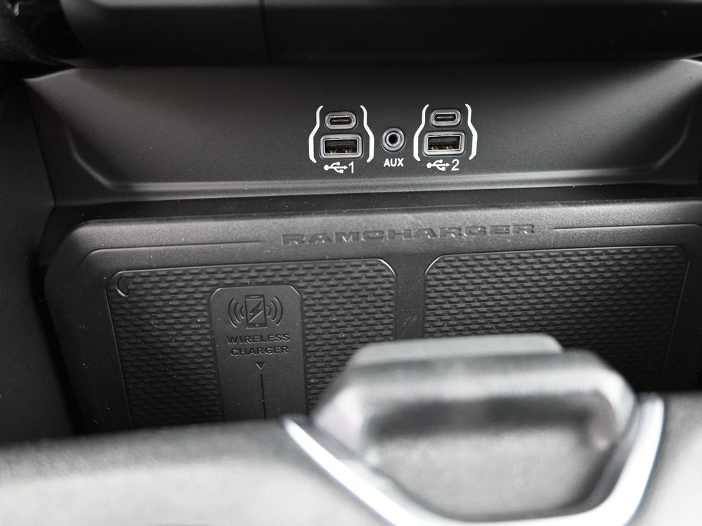 2025 Ram 1500 Laramie photo 9