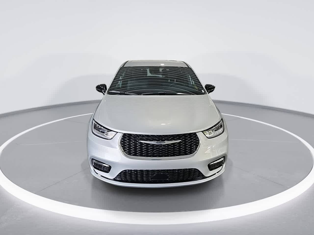 2026 Chrysler Pacifica photo 3