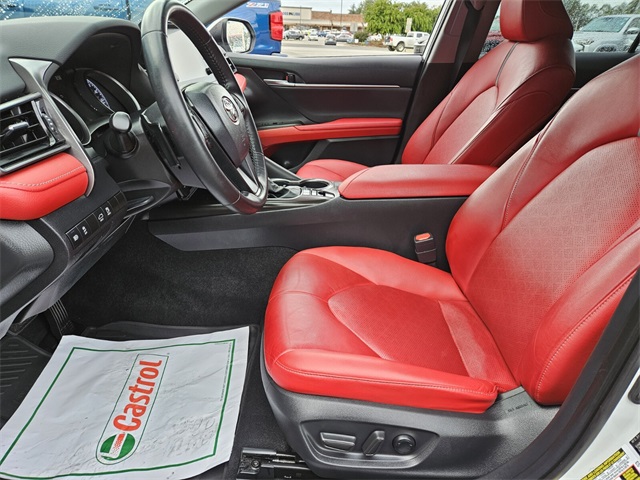 2021 Toyota Camry Hybrid XSE photo 8
