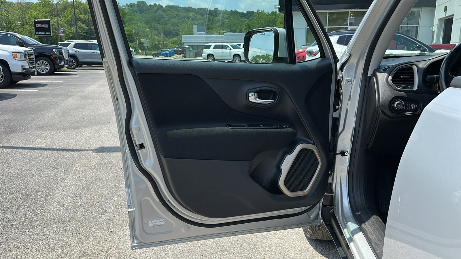2016 Jeep Renegade Latitude photo 11