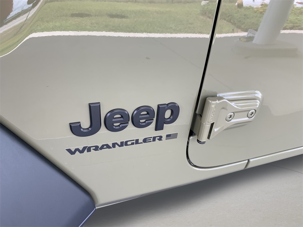 2025 Jeep Wrangler Sport photo 12