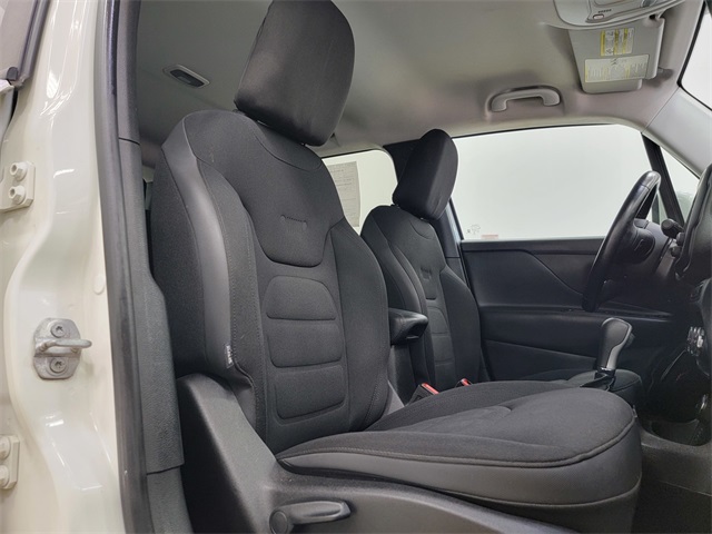 2017 Jeep Renegade Latitude North Edition photo 13