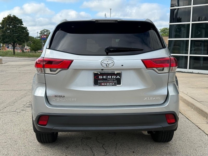 2019 Toyota Highlander XLE photo 3