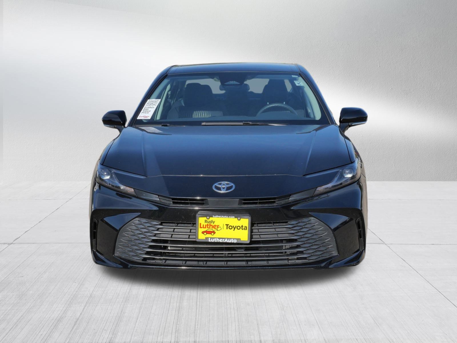 2025 Toyota Camry LE photo 2