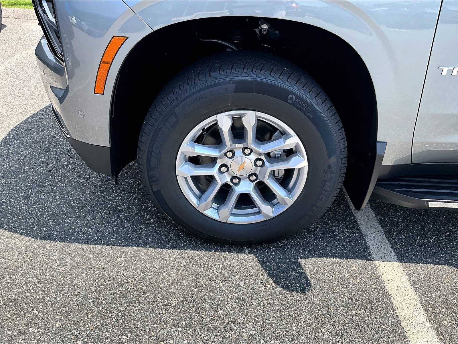 2025 Chevrolet Tahoe LS photo 7