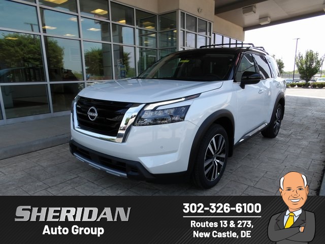 2025 Nissan Pathfinder Platinum's photo