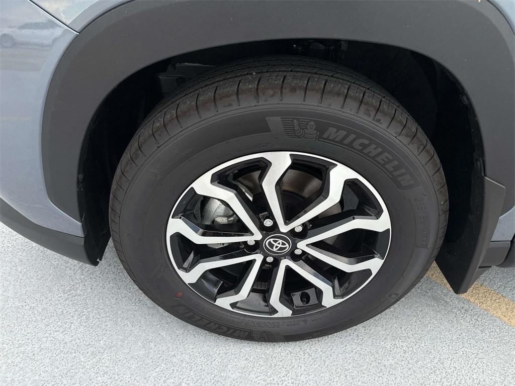 2026 Toyota Corolla Cross L photo 2