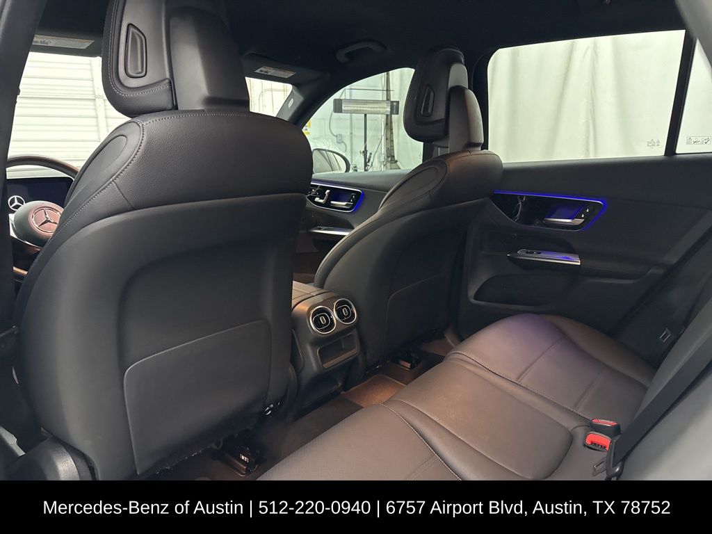 2025 Mercedes Benz GLC 300 photo 15