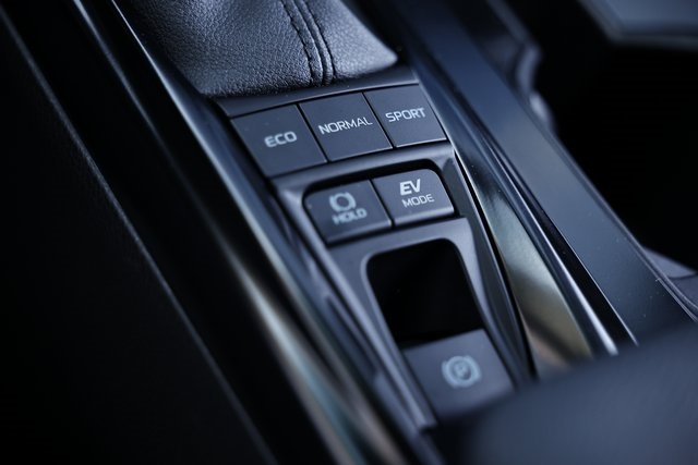 2025 Toyota Camry SE photo 38