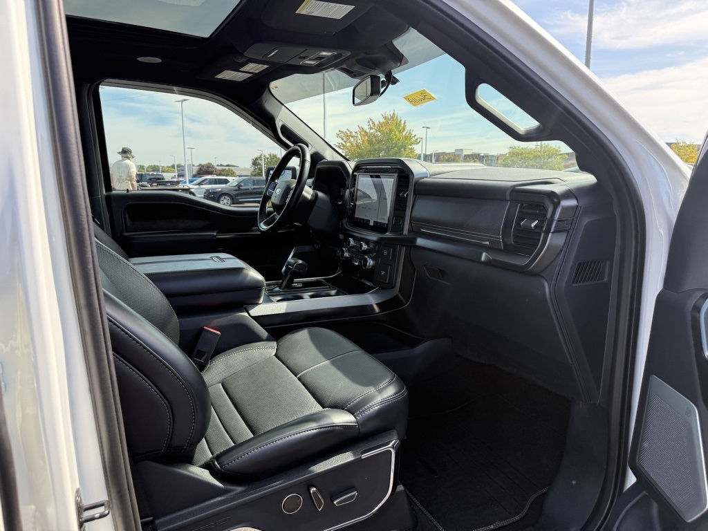 2023 Ford F-150 Platinum photo 19