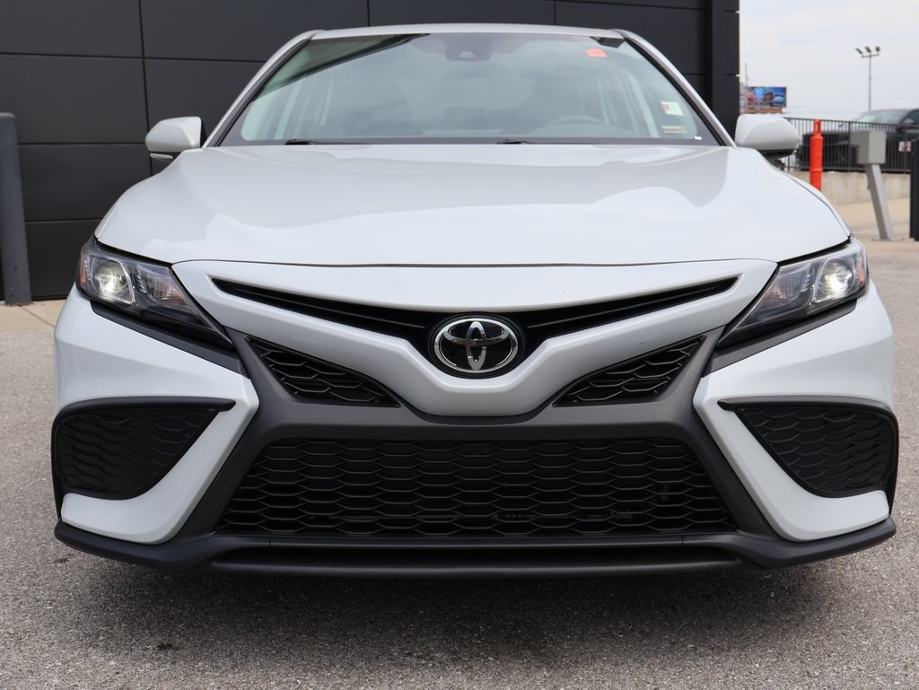 2024 Toyota Camry SE photo 7