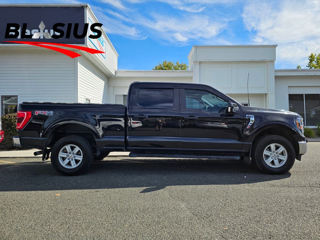 2023 Ford F-150 XLT photo 3