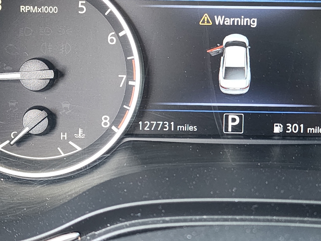 2017 Nissan Maxima SV photo 6