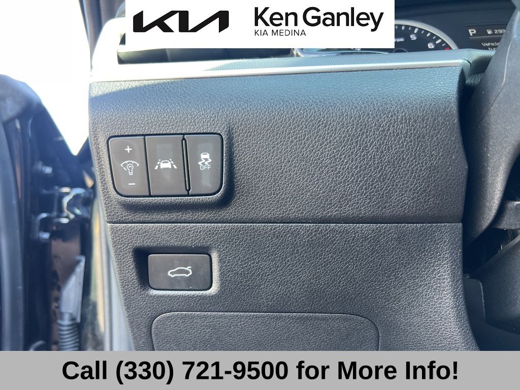 2023 Kia K5 GT-Line photo 26