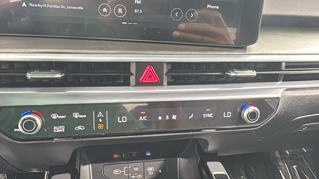 2026 Kia Sorento X-Line SX Prestige photo 28