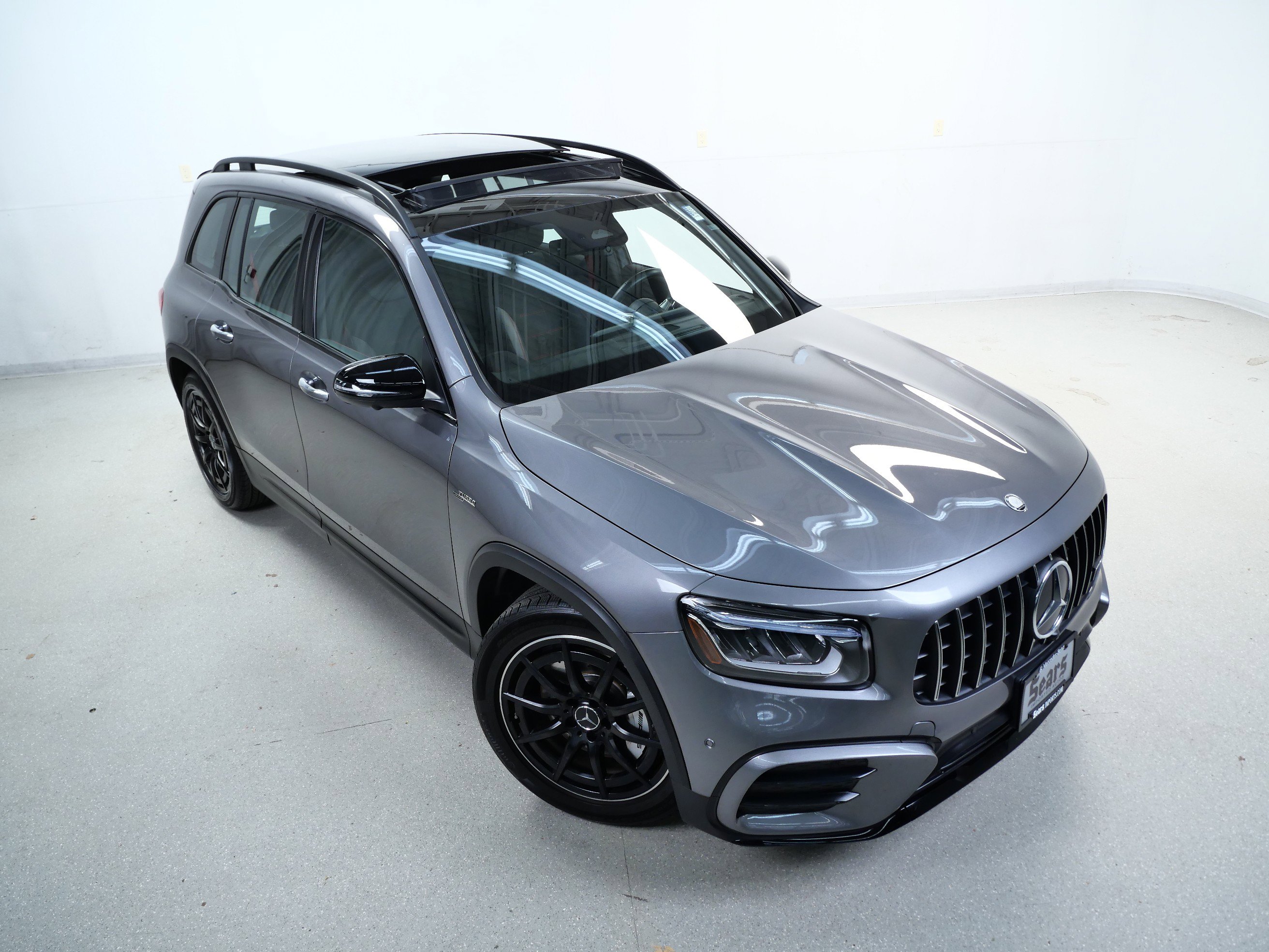 2025 Mercedes Benz GLB AMG 35 4MATIC photo 4