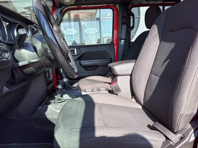 2021 Jeep Gladiator Willys photo 3
