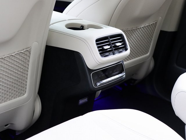 2026 Mercedes Benz GLS 450 4MATIC photo 17