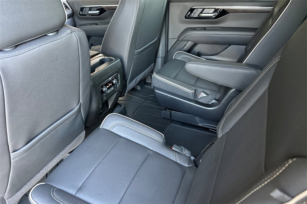 2025 Chevrolet Tahoe Premier photo 12