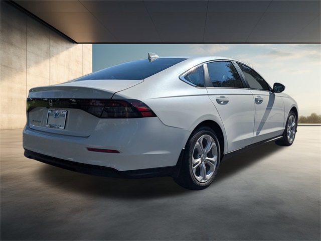 2025 Honda Accord LX photo 4