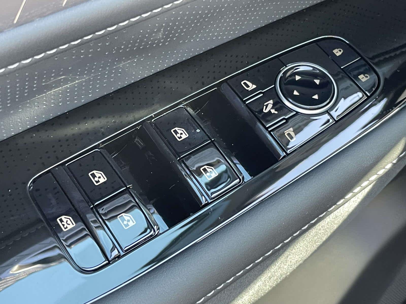 2026 Infiniti QX80 photo 26