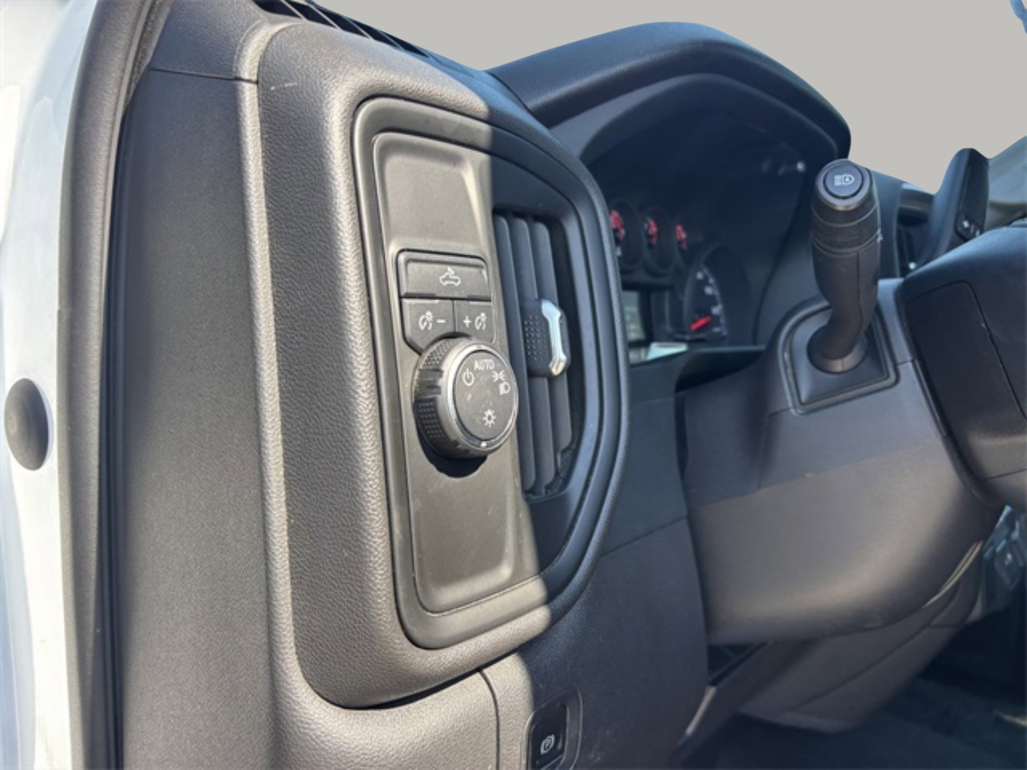 2023 Chevrolet Silverado 1500 Custom photo 16