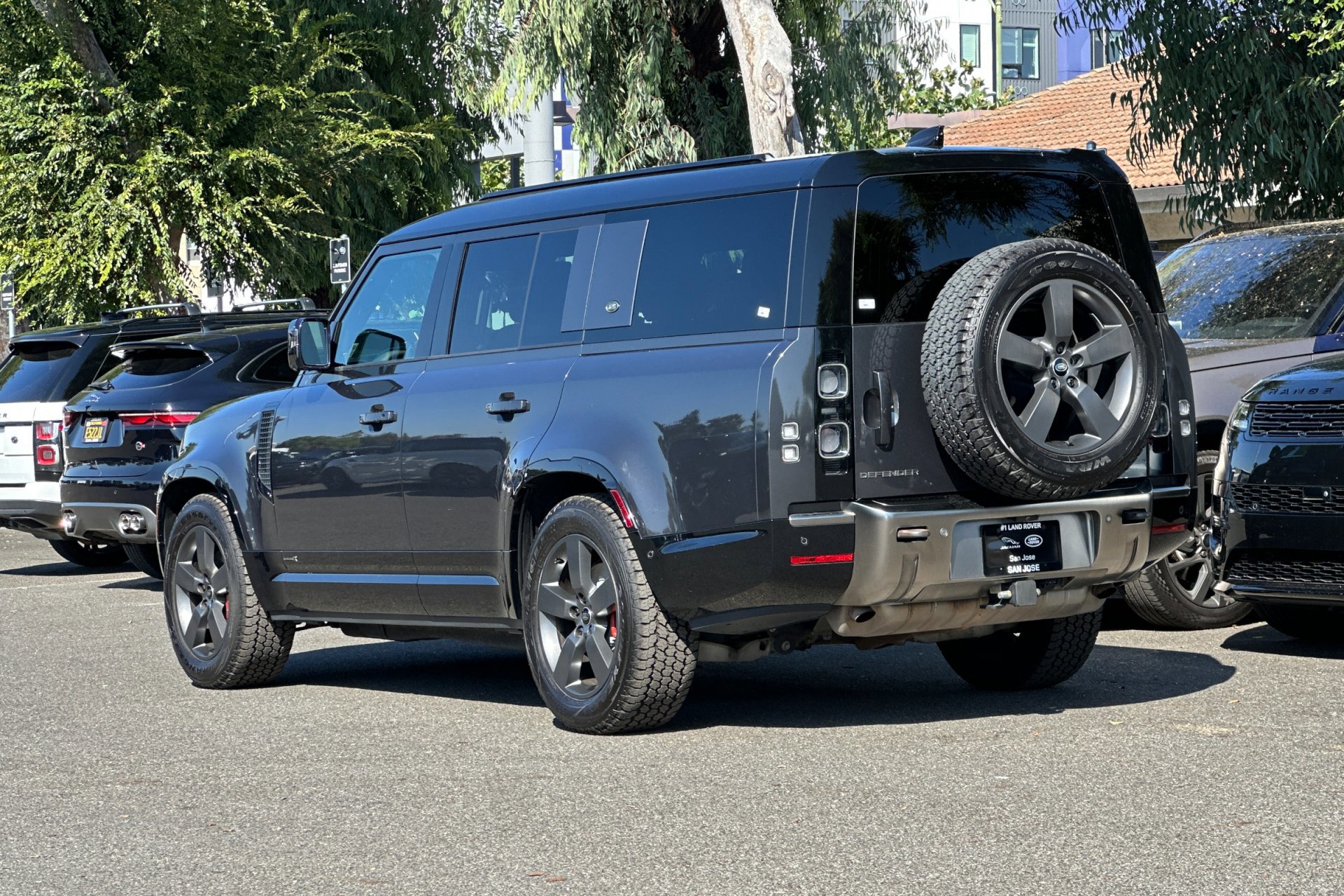2023 Land Rover Defender 130 X photo 3