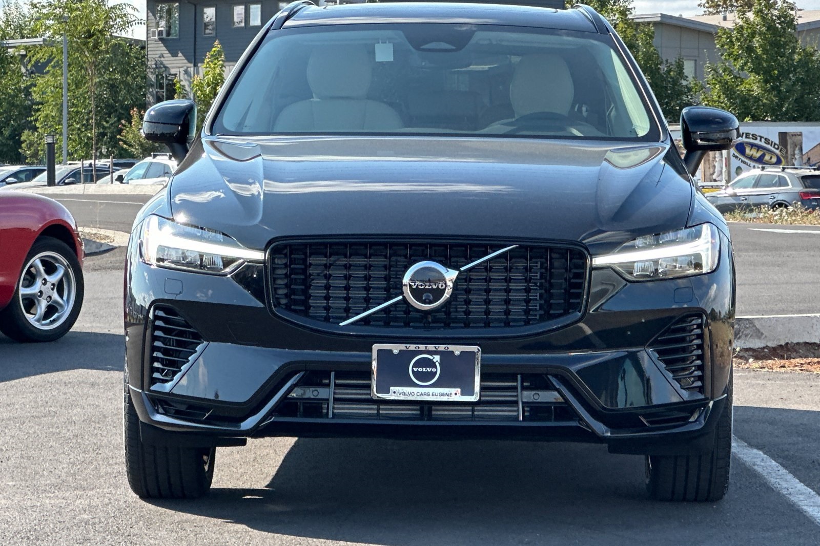 2025 Volvo XC60 Plus photo 6