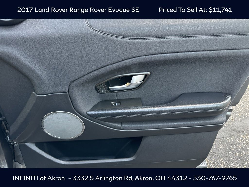 2017 Land Rover Range Rover Evoque SE photo 21