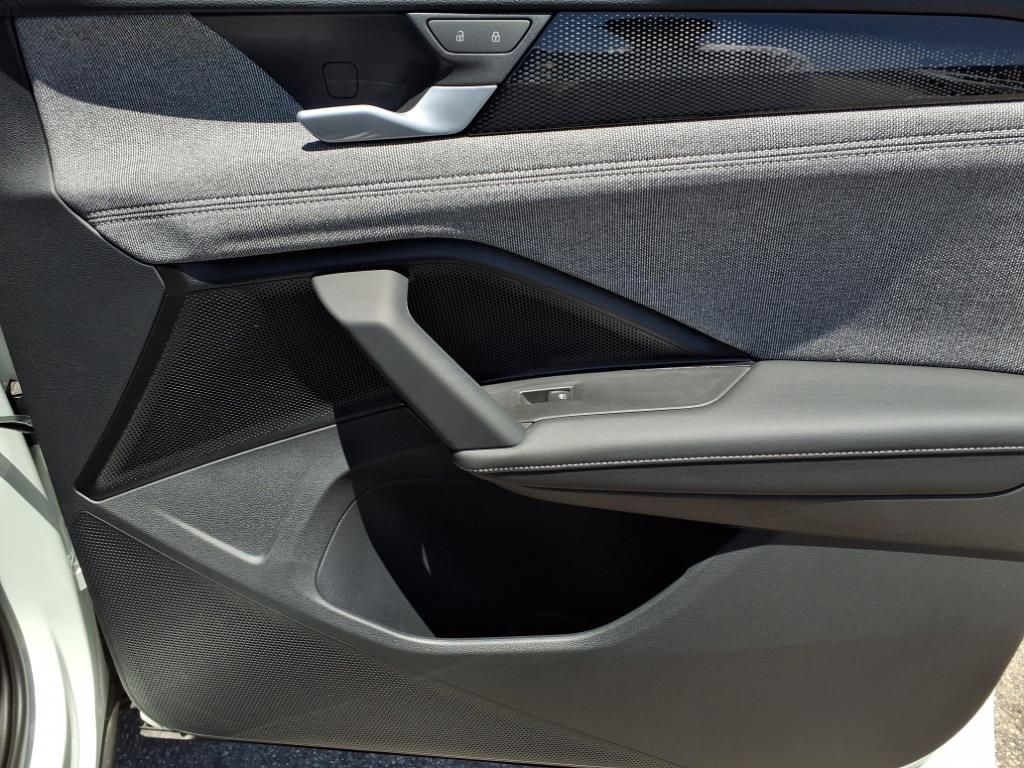 2025 Volkswagen Tiguan S photo 25