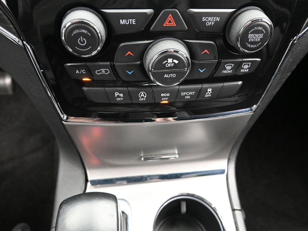2022 Jeep Cherokee Limited photo 16