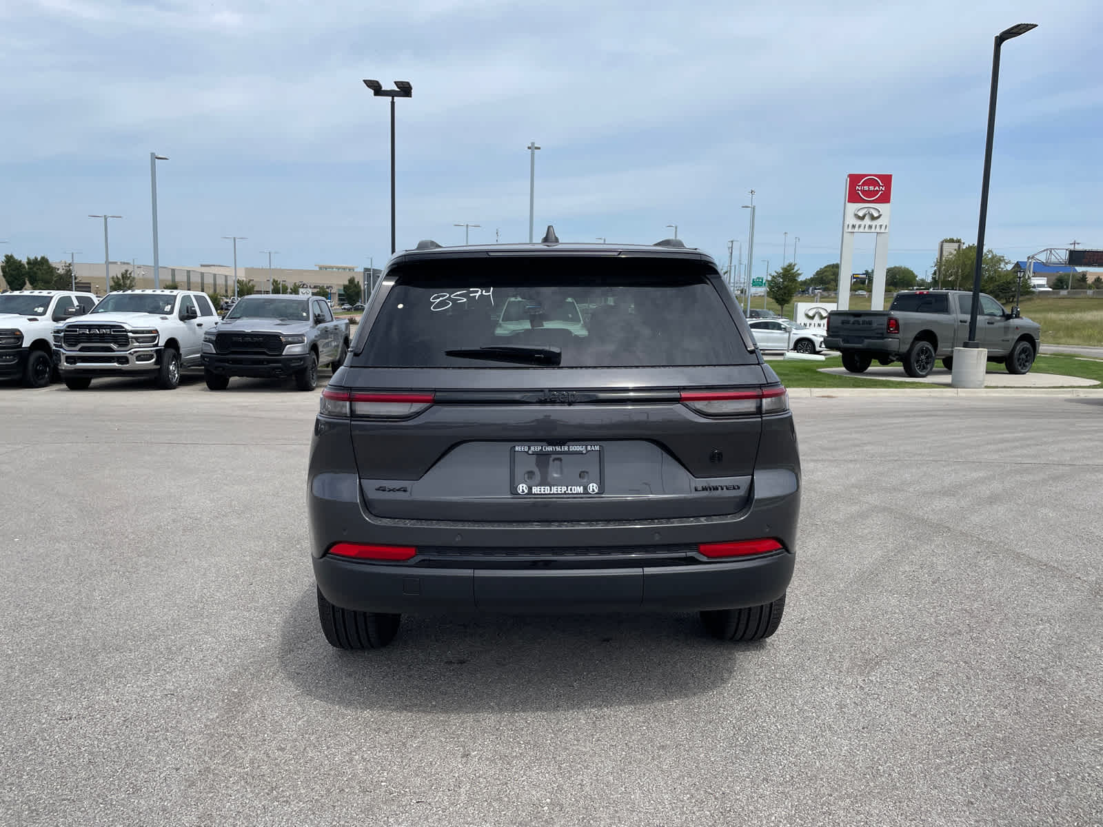 2025 Jeep Grand Cherokee Limited photo 8