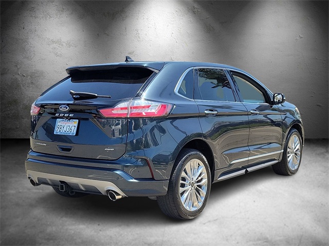 2022 Ford Edge Titanium photo 3