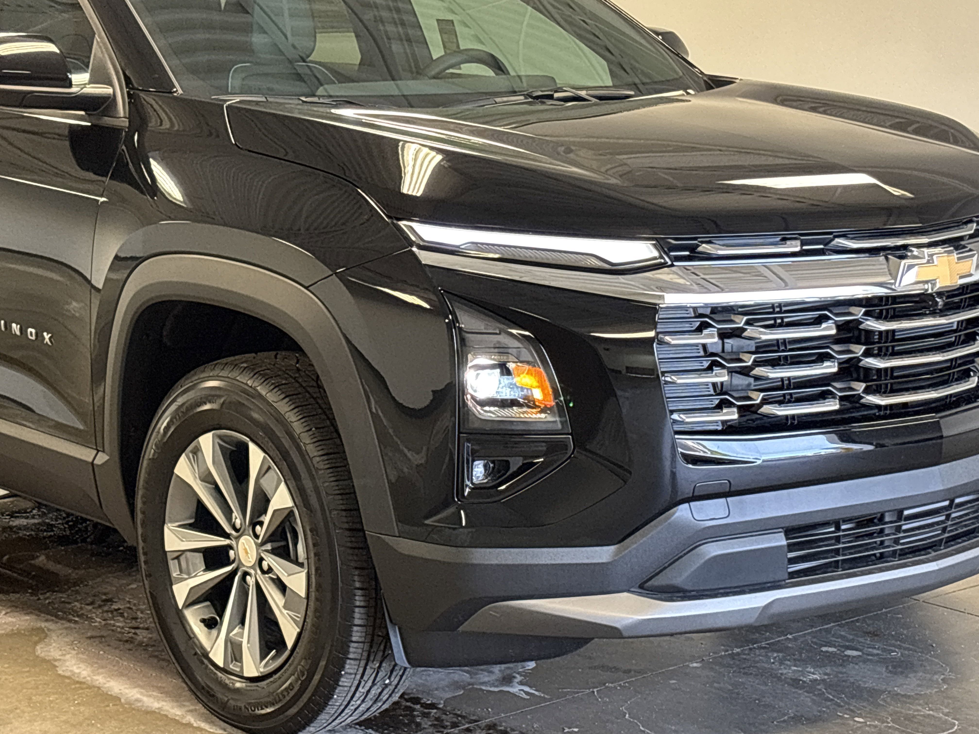 2026 Chevrolet Equinox LT photo 3