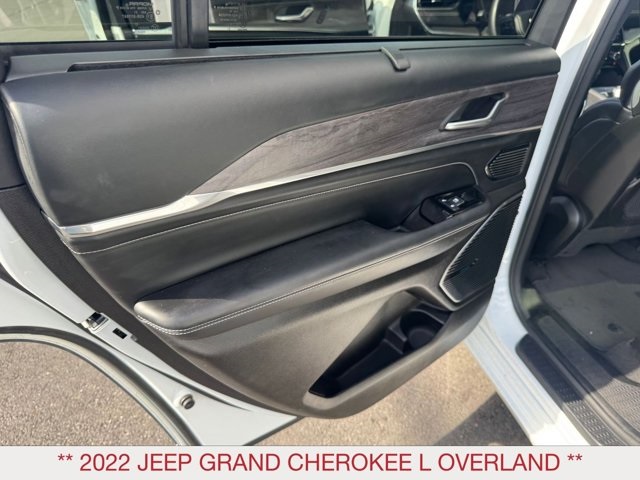 2022 Jeep Grand Cherokee Overland photo 25