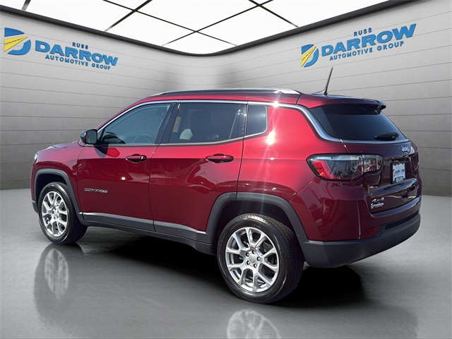 2022 Jeep Compass Latitude Lux photo 3