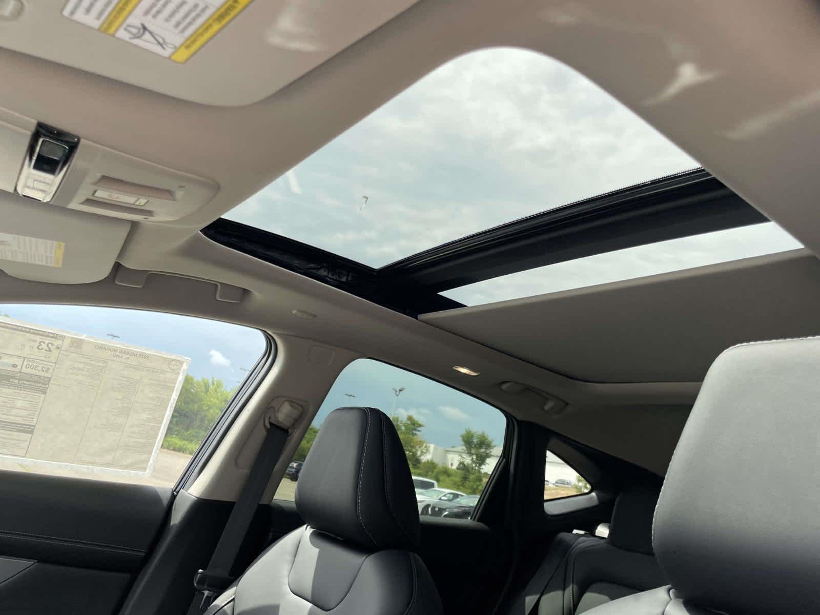 2025 Nissan Murano SL photo 12