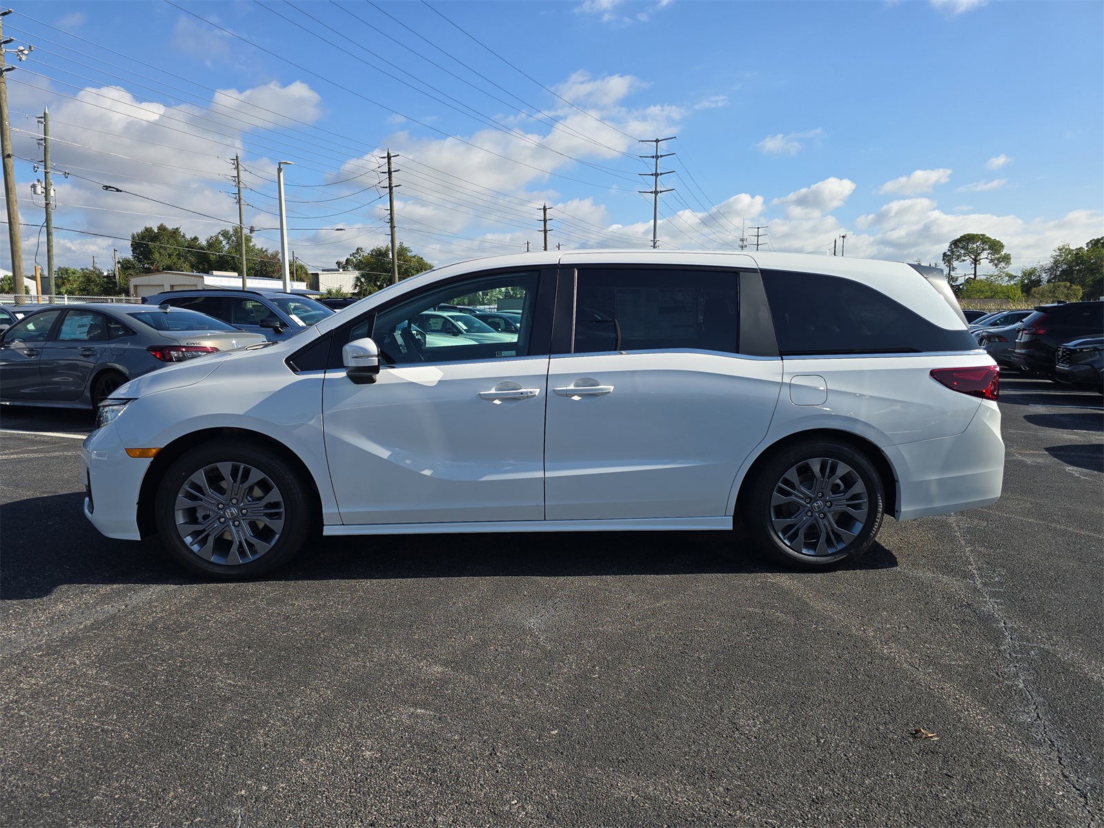 2026 Honda Odyssey Touring photo 5