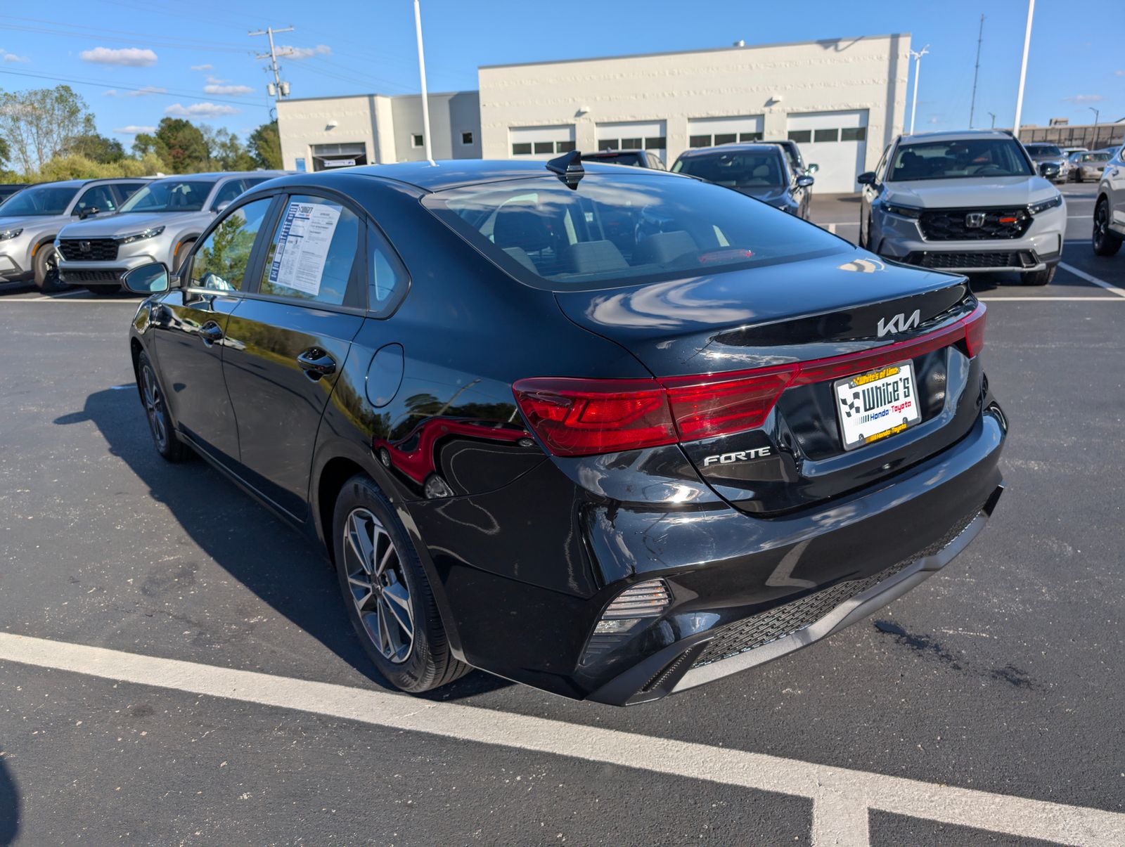 2024 Kia Forte LXS photo 4