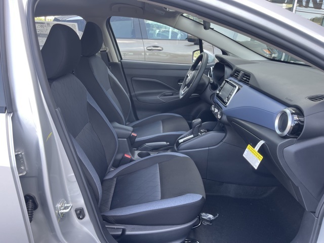 2025 Nissan Versa SV photo 18