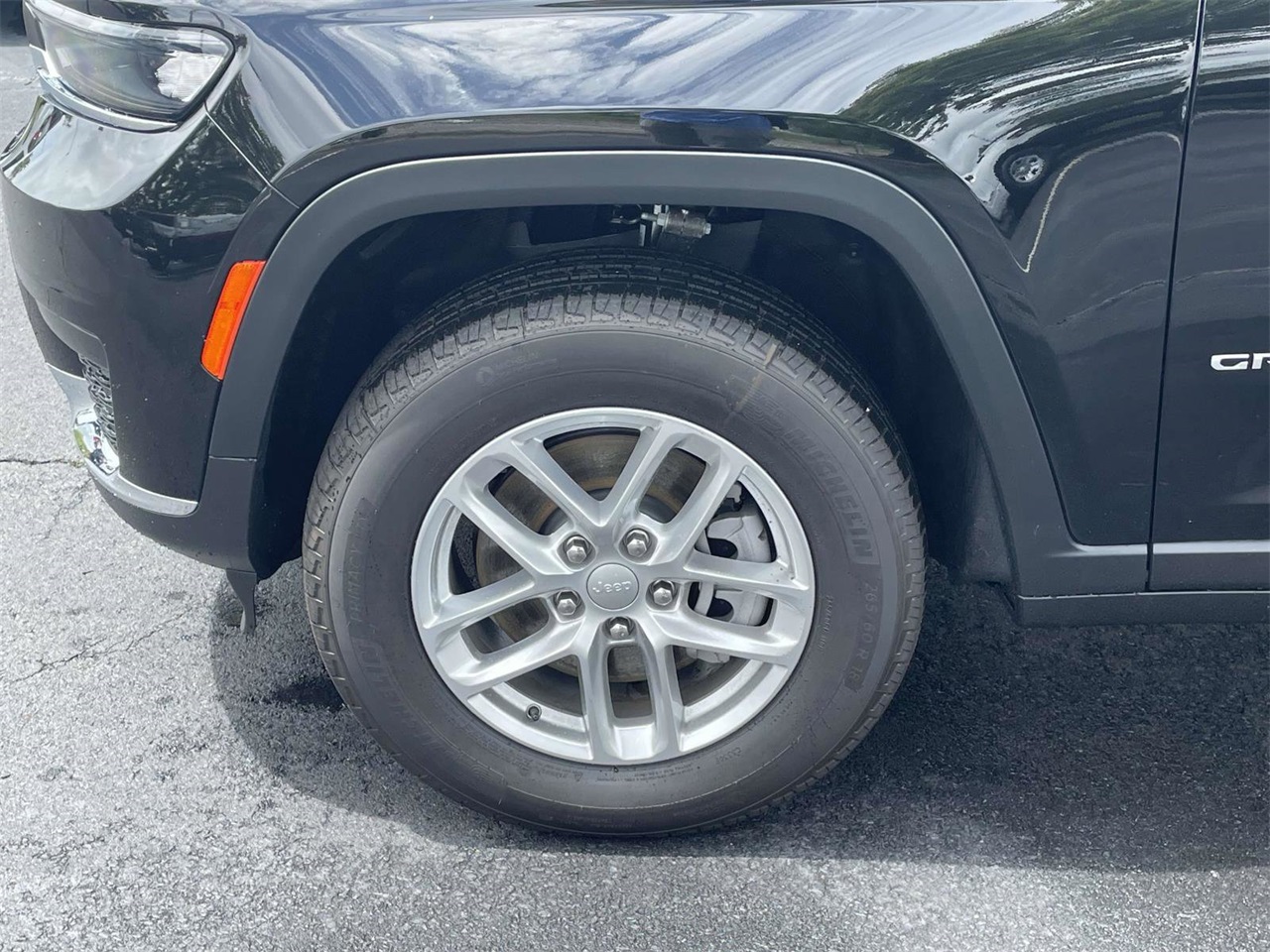 2025 Jeep Grand Cherokee Laredo photo 29
