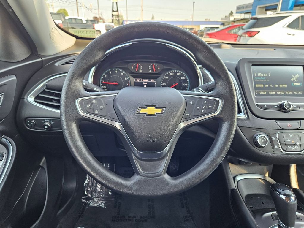2018 Chevrolet Malibu 1LT photo 12