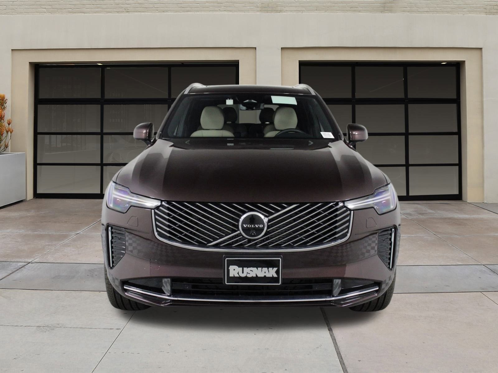 2025 Volvo XC90 B5 Plus photo 2