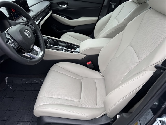 2025 Honda Accord Hybrid Touring photo 11